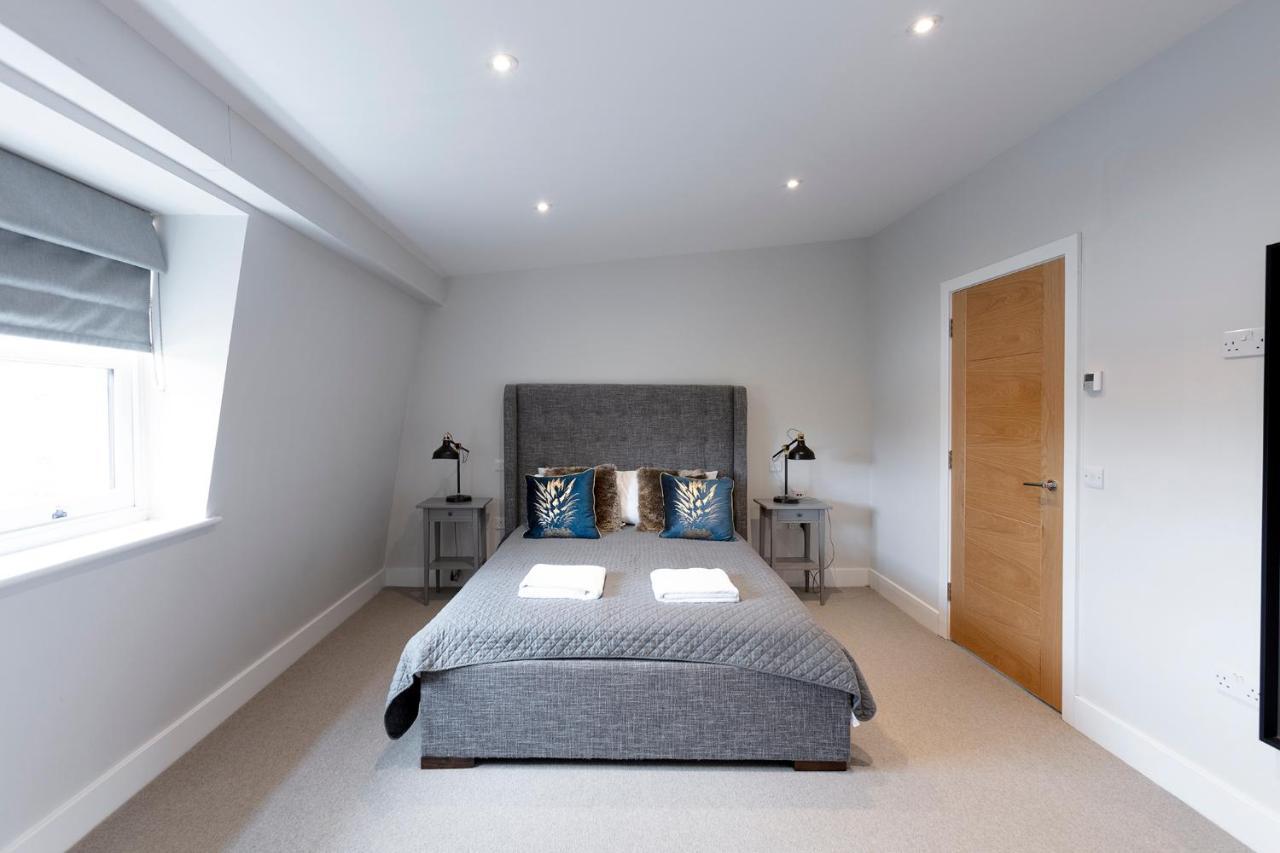 Immaculate Central Windsor Town House With Parking Luaran gambar