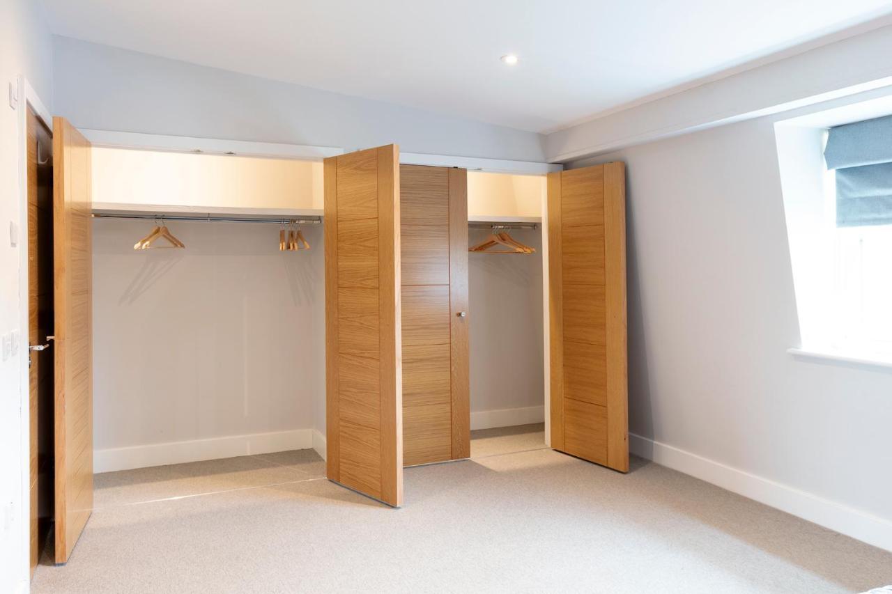 Immaculate Central Windsor Town House With Parking Luaran gambar