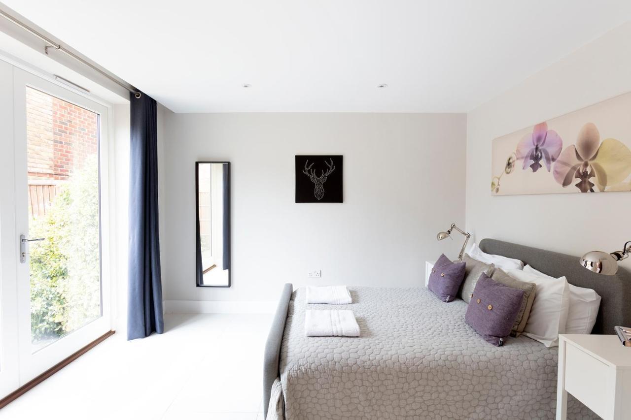 Immaculate Central Windsor Town House With Parking Luaran gambar
