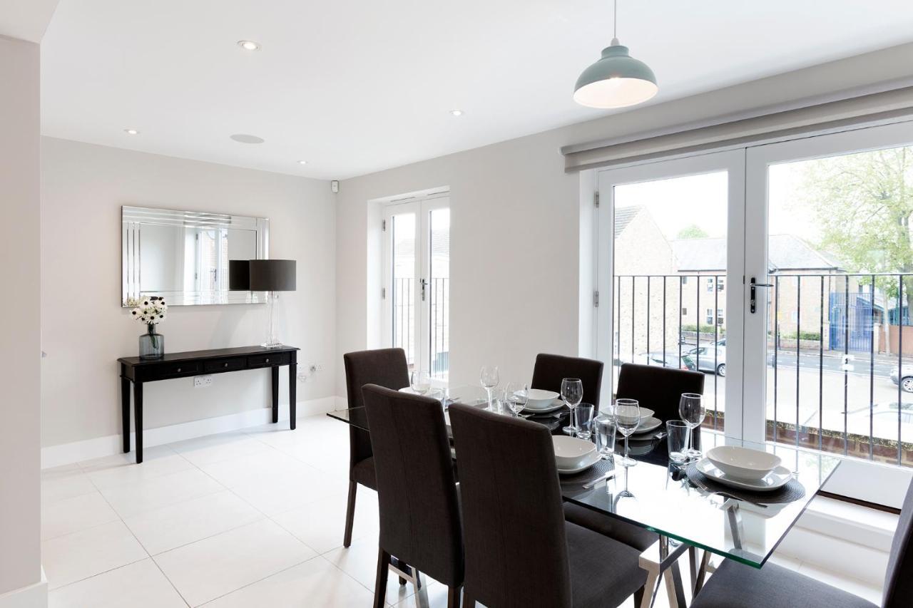 Immaculate Central Windsor Town House With Parking Luaran gambar