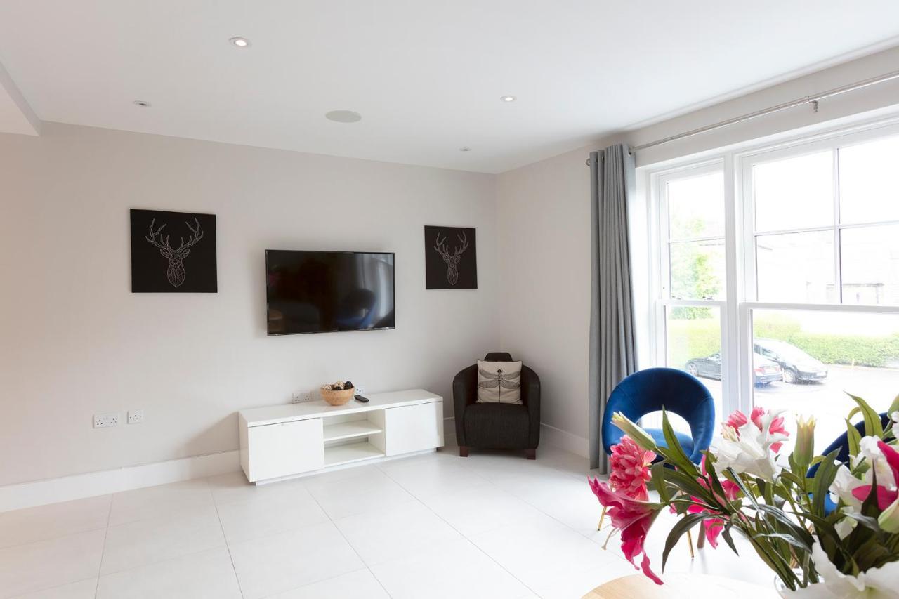 Immaculate Central Windsor Town House With Parking Luaran gambar