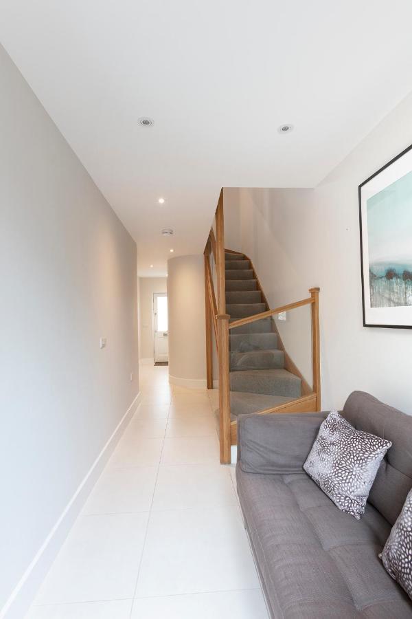 Immaculate Central Windsor Town House With Parking Luaran gambar